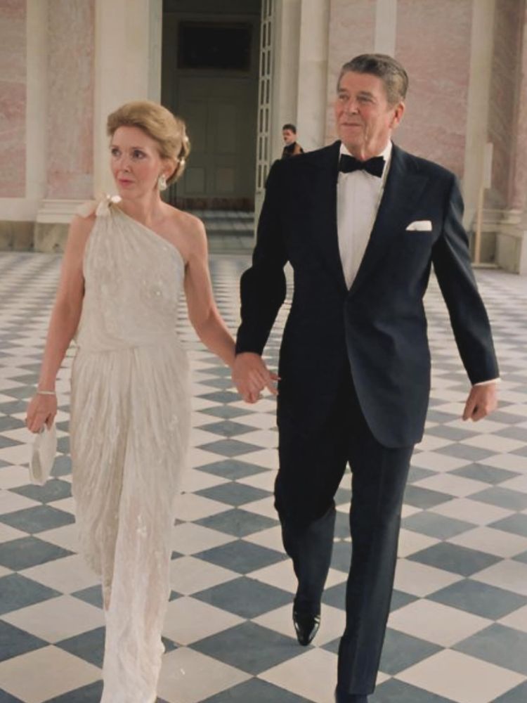 The Gipper’s silhouette